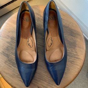 Navy Sofft Kitten Heel Pumps Size 8.5M